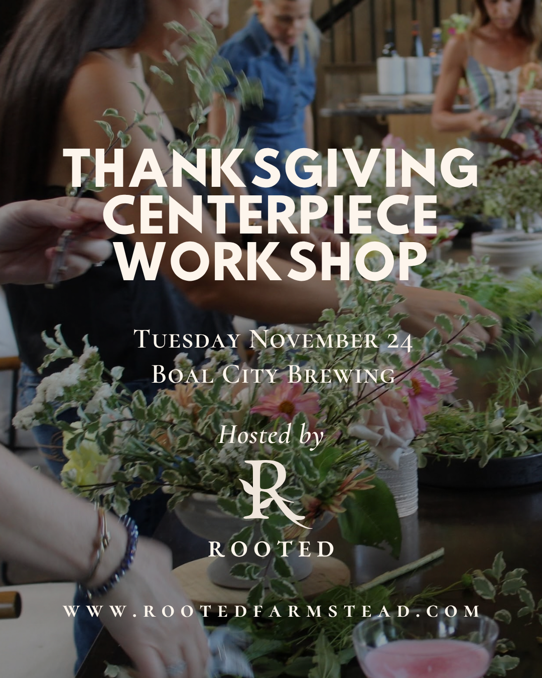 Autumn-inspired Thanksgiving centerpiece featuring fresh flowers and natural seasonal textures.